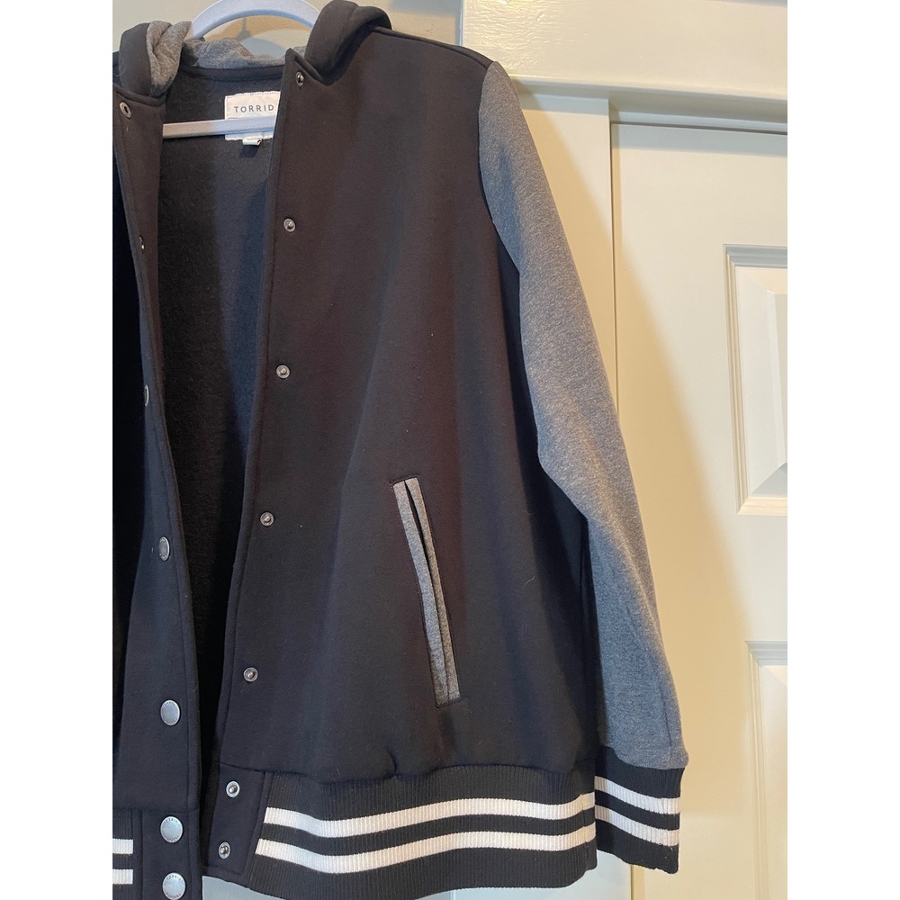 Torrid Womens Plus Size 2 Varsity Bomber Jacket Hooded Snap Front Black Grey - Picture 8 of 15
